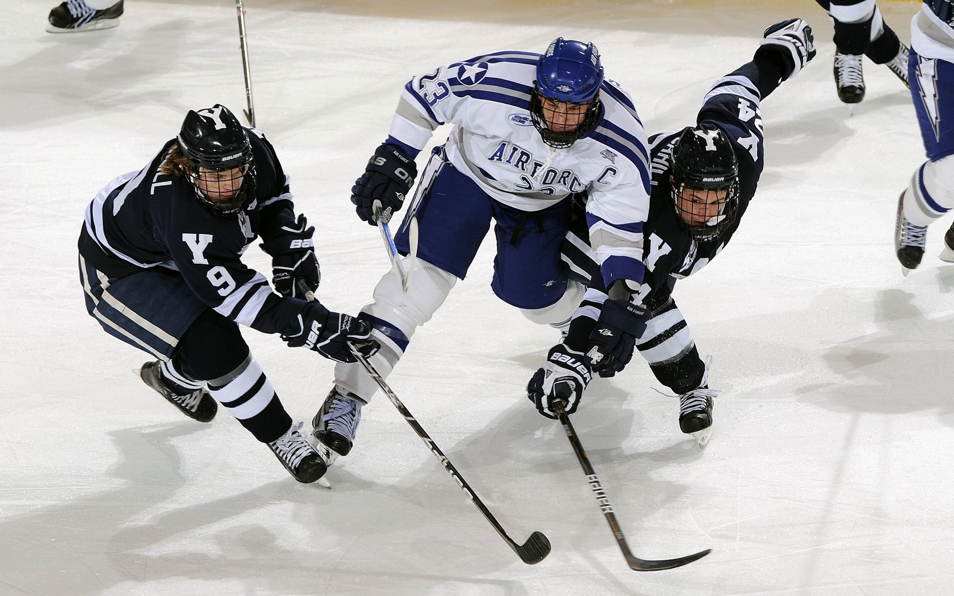 JIUYOU GAMING-球场大片！青少年篮球栏目在央视热播，激励青少年追梦，关于青少年篮球电影