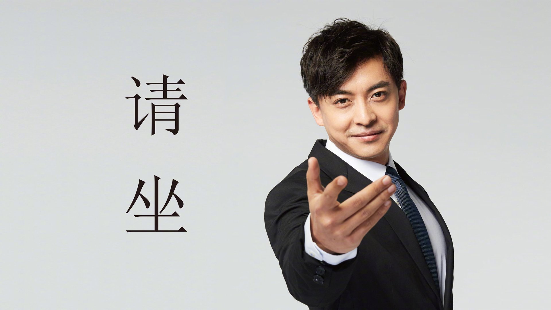 “腰旗美式橄榄球:成都七中东部赛场成现代竞技舞台”